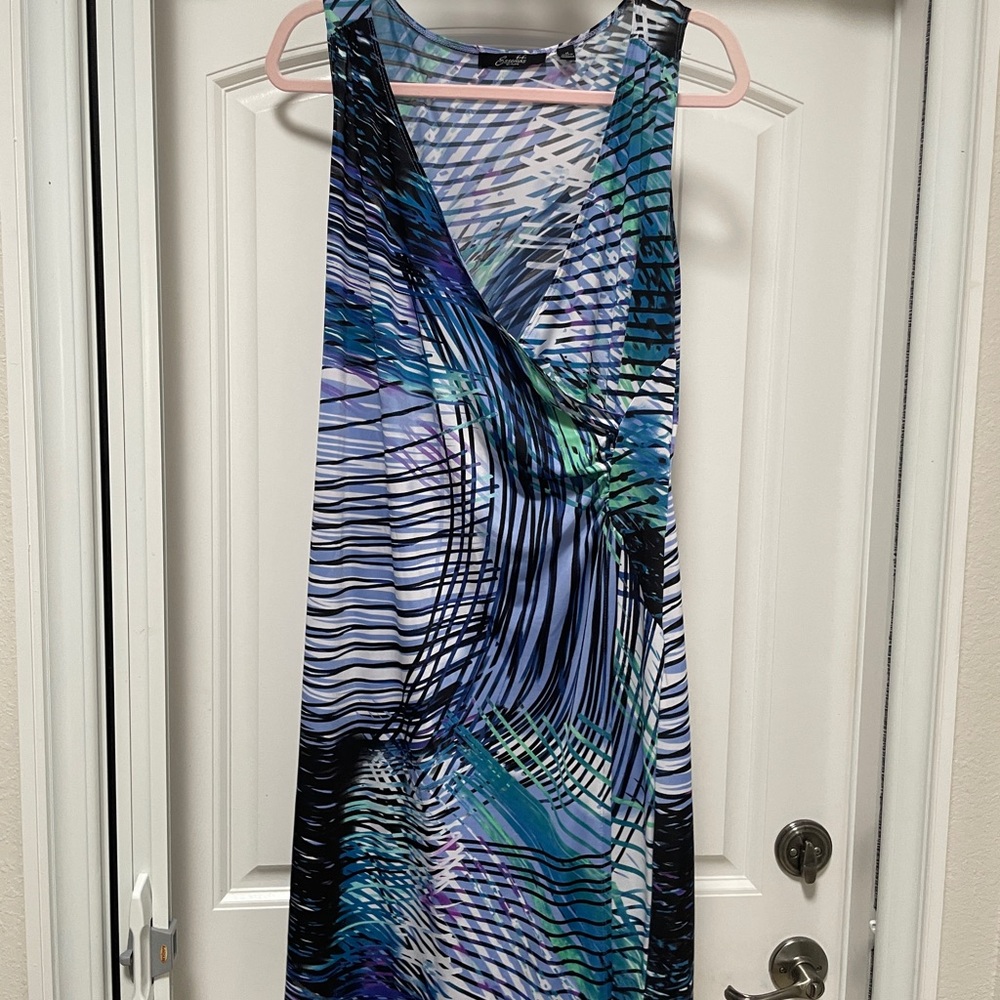 Essentials by Milano tank dress. Size Medium. 95% Polyester, 5% Spandex. So cute